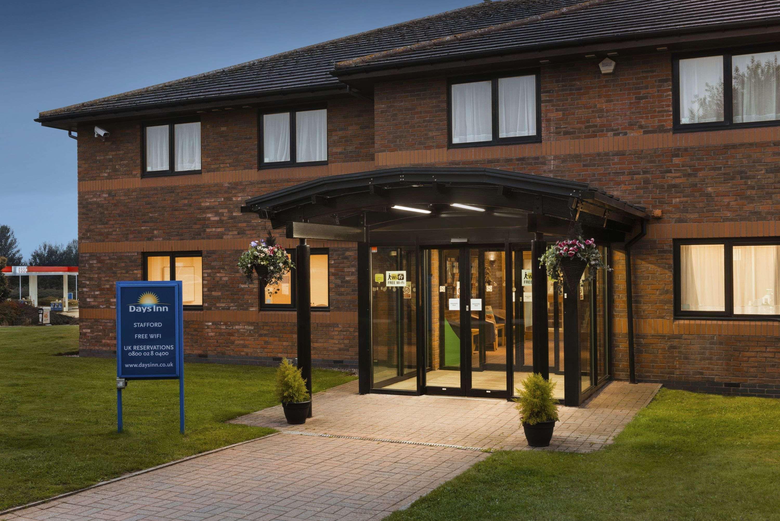 Days Inn Stafford Exterior photo