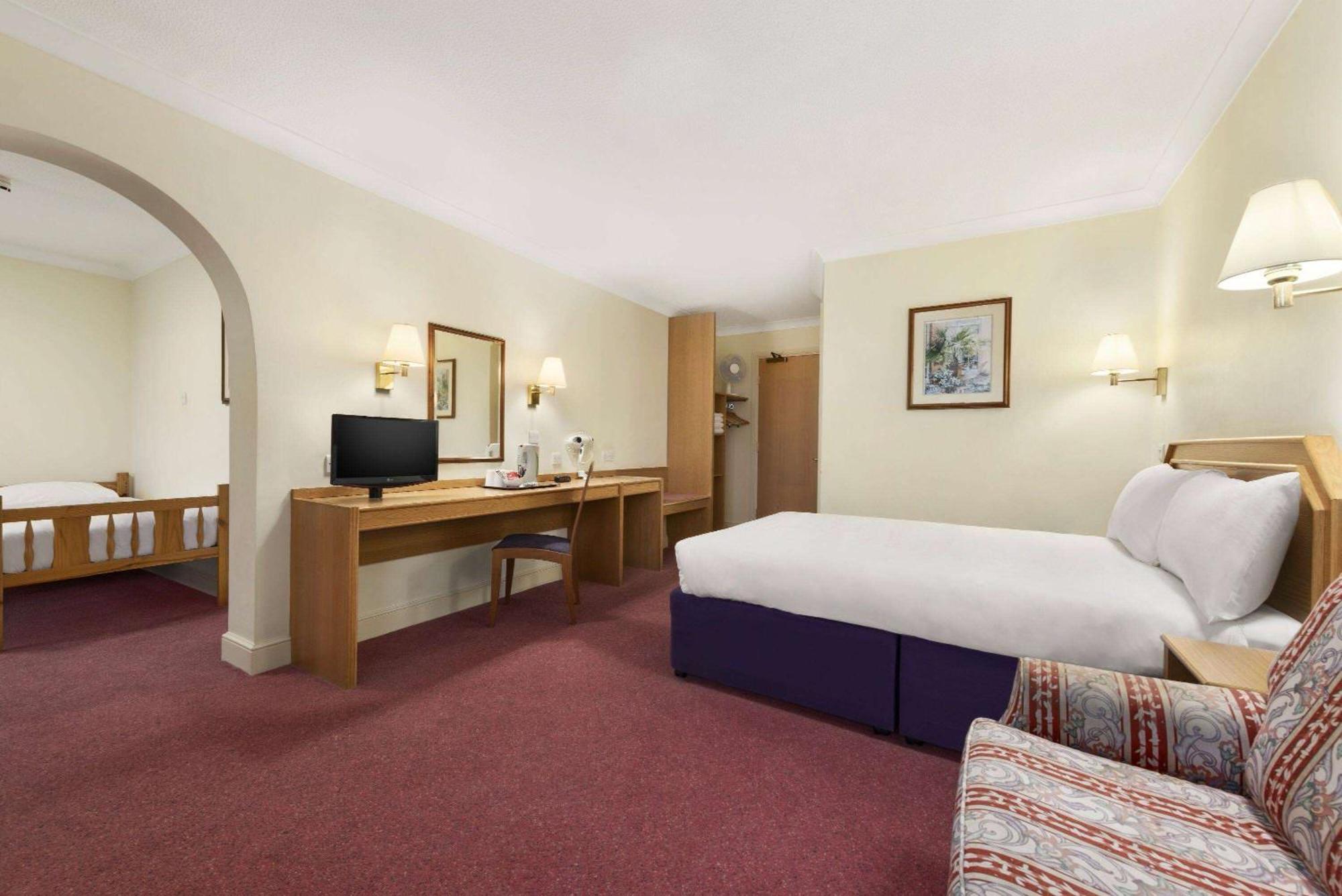 Days Inn Stafford Exterior photo